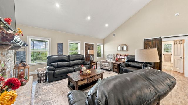 136 N Bronco Court, Springtown, TX 76082