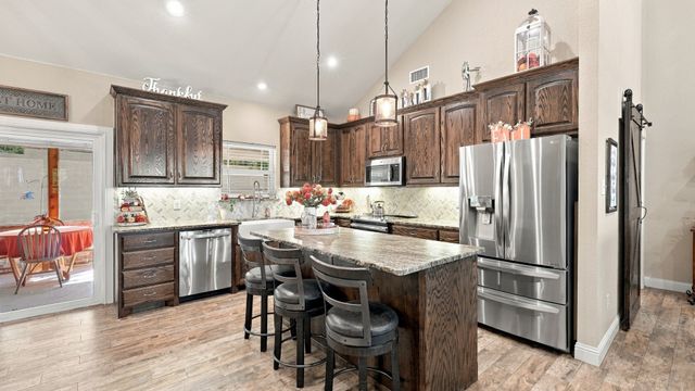 136 N Bronco Court, Springtown, TX 76082