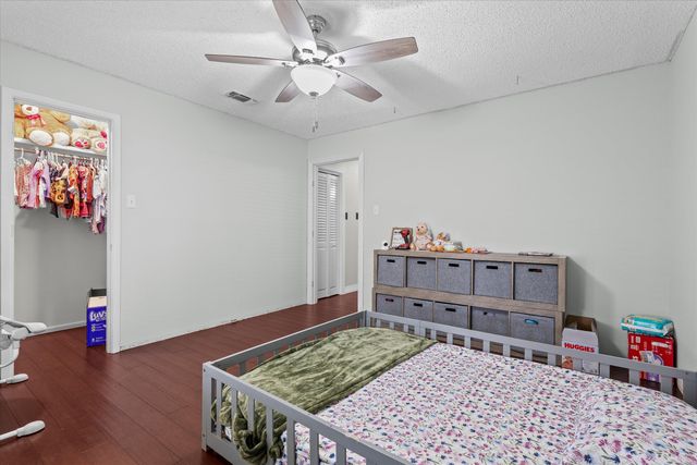 2102 Longhorn Drive, Levelland, TX 79336