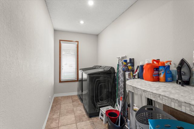 2102 Longhorn Drive, Levelland, TX 79336