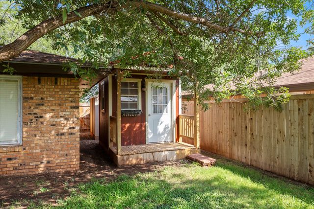 2102 Longhorn Drive, Levelland, TX 79336