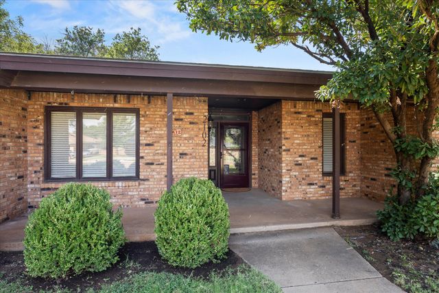 2102 Longhorn Drive, Levelland, TX 79336