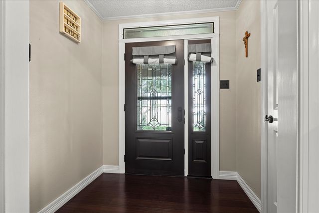 2102 Longhorn Drive, Levelland, TX 79336