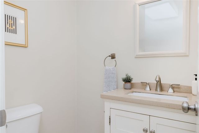 25 Bullocks Poing Avenue 3A, East Providence, RI 02915