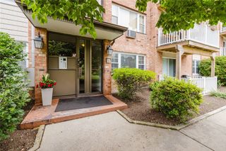 25 Bullocks Poing Avenue 3A, East Providence, RI 02915
