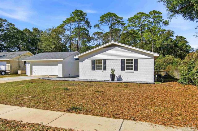 3520 Tide Dr, Pensacola, FL 32504