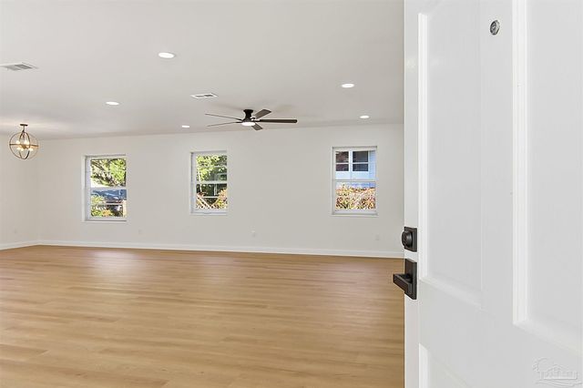 3520 Tide Dr, Pensacola, FL 32504