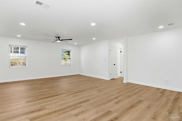 3520 Tide Dr, Pensacola, FL 32504