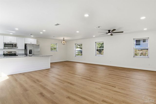 3520 Tide Dr, Pensacola, FL 32504