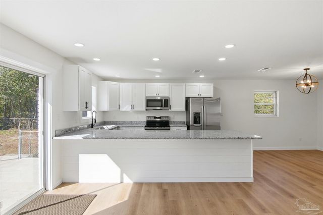 3520 Tide Dr, Pensacola, FL 32504