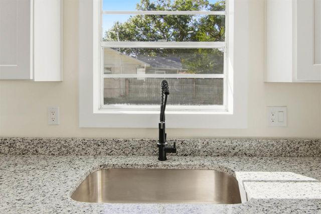 3520 Tide Dr, Pensacola, FL 32504