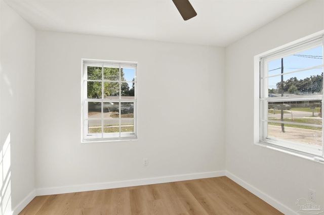 3520 Tide Dr, Pensacola, FL 32504