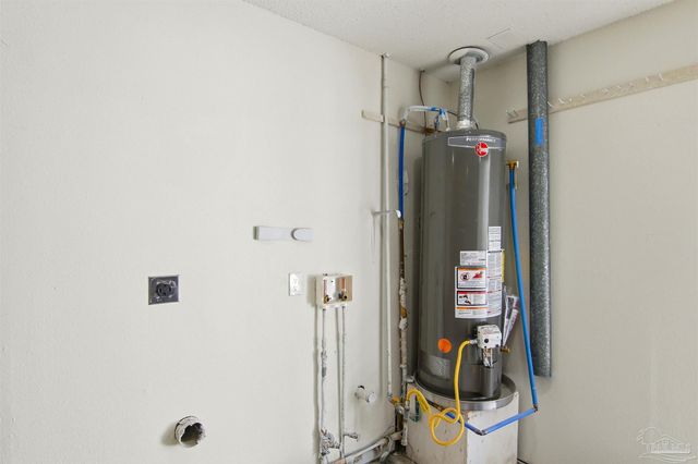 3520 Tide Dr, Pensacola, FL 32504