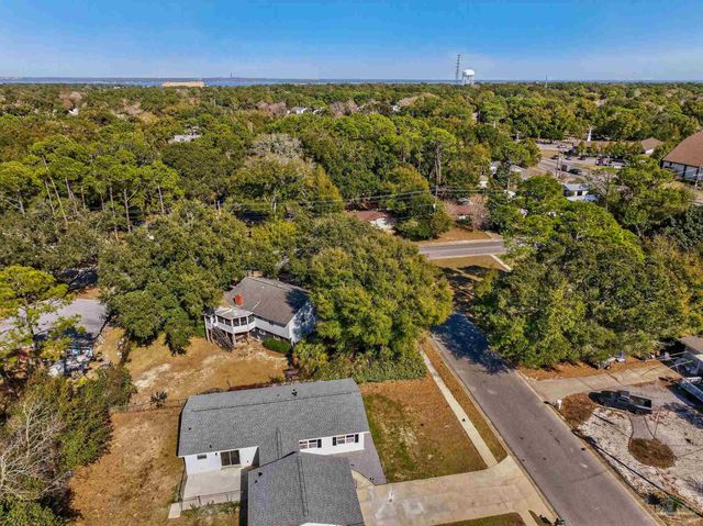 3520 Tide Dr, Pensacola, FL 32504