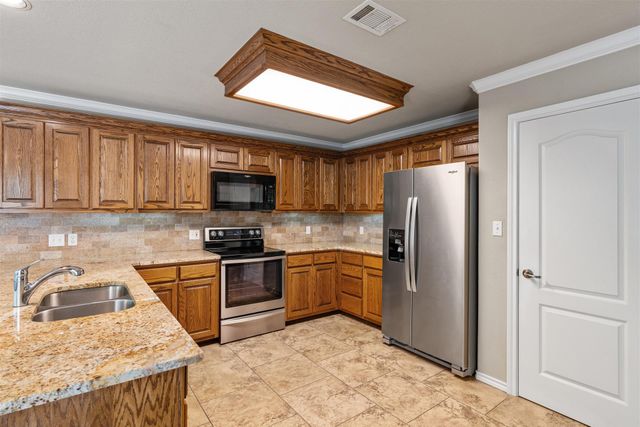 20307 HIGHLAND LAKE DR, Lago Vista, TX 78645