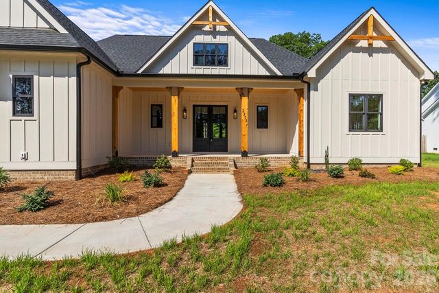 2373 Lee Lawing Road, Lincolnton, NC 28092