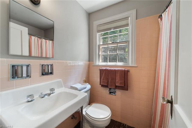 1538 Overbrook Avenue, Winston-salem, NC 27104