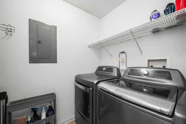 1288 N Red Oak Circle 3, Round Lake Beach, IL 60073