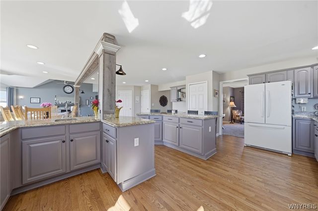 72 Michaels Walk, Lancaster, NY 14086
