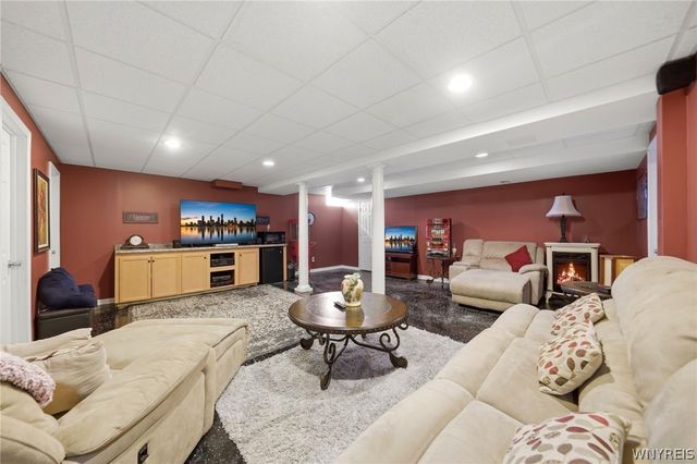 72 Michaels Walk, Lancaster, NY 14086