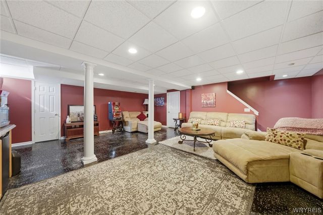 72 Michaels Walk, Lancaster, NY 14086