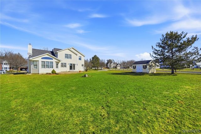 72 Michaels Walk, Lancaster, NY 14086