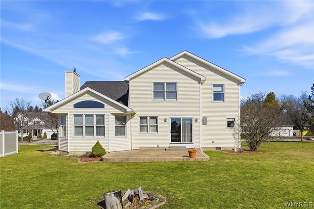 72 Michaels Walk, Lancaster, NY 14086