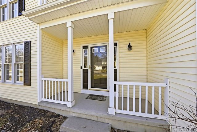 72 Michaels Walk, Lancaster, NY 14086