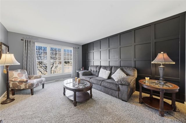72 Michaels Walk, Lancaster, NY 14086