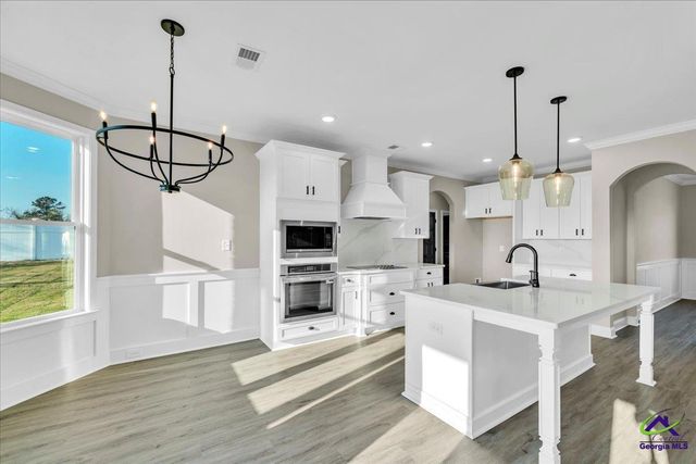 444 Burlington Drive, Macon, GA 31052