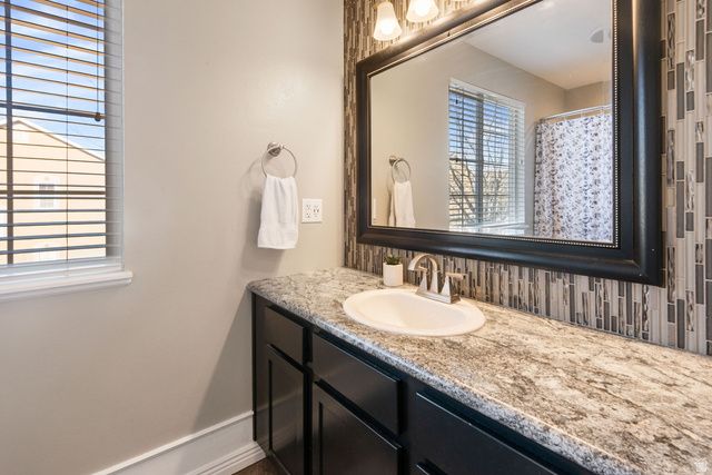 5527 W CALIENTE DR, West Jordan, UT 84081