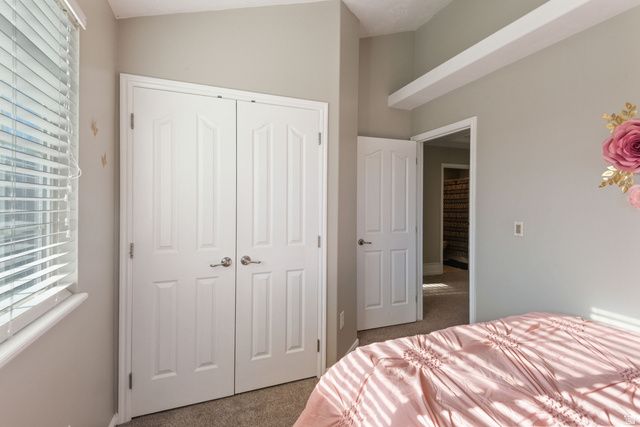 5527 W CALIENTE DR, West Jordan, UT 84081