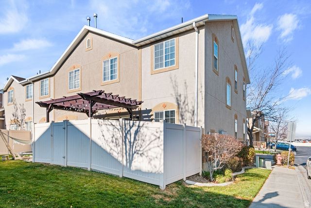 5527 W CALIENTE DR, West Jordan, UT 84081