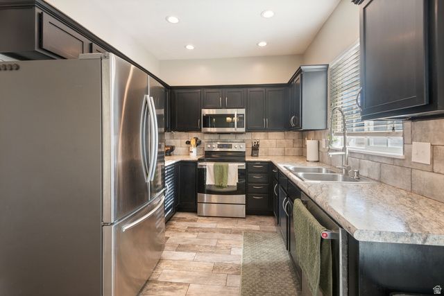 5527 W CALIENTE DR, West Jordan, UT 84081