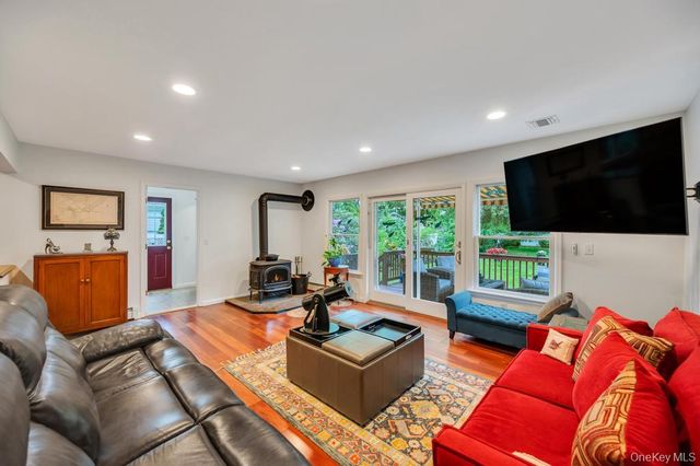75 Elm Avenue, Smithtown, NY 11787