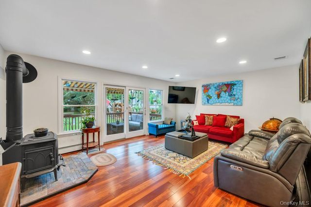 75 Elm Avenue, Smithtown, NY 11787