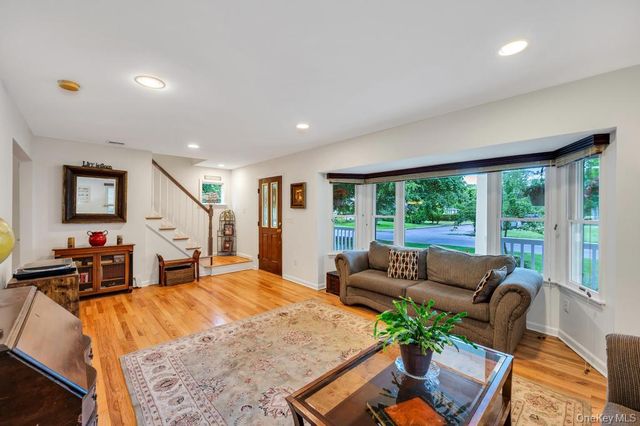 75 Elm Avenue, Smithtown, NY 11787