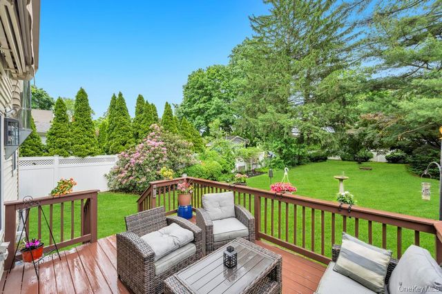 75 Elm Avenue, Smithtown, NY 11787