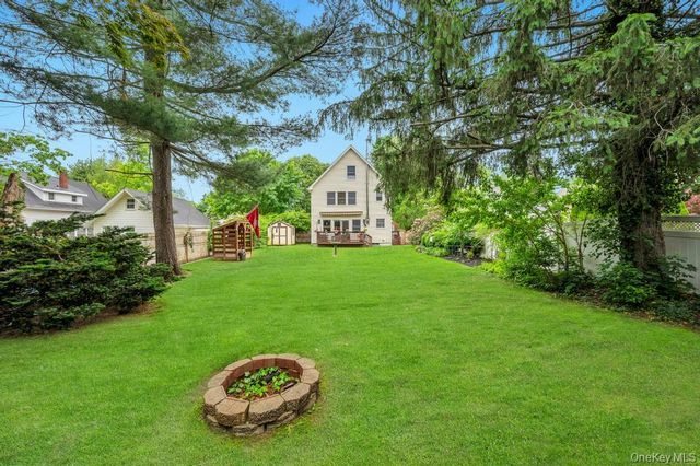 75 Elm Avenue, Smithtown, NY 11787