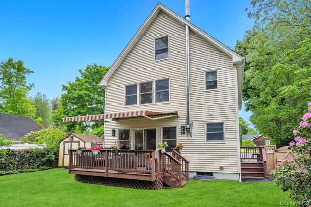 75 Elm Avenue, Smithtown, NY 11787