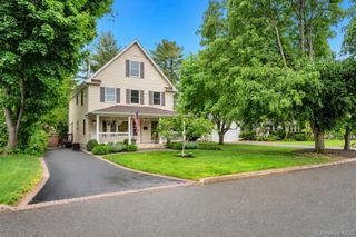 75 Elm Avenue, Smithtown, NY 11787