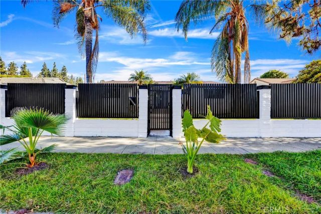 15644 San Fernando Mission, Granada Hills, CA 91344