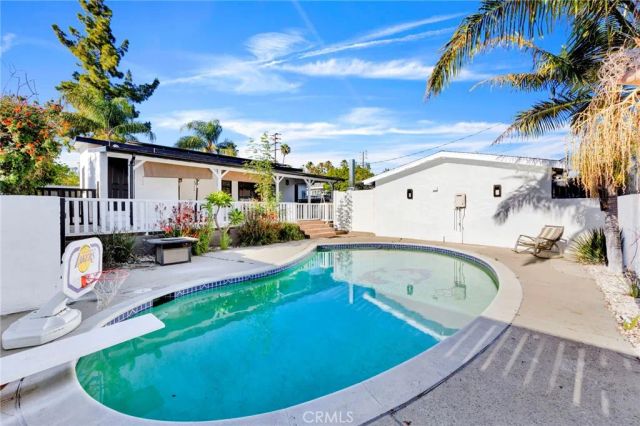 15644 San Fernando Mission, Granada Hills, CA 91344