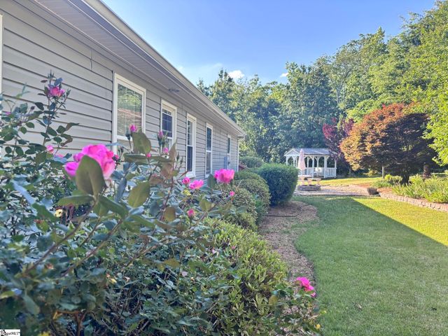 104 N Tiger Court, Travelers Rest, SC 29690