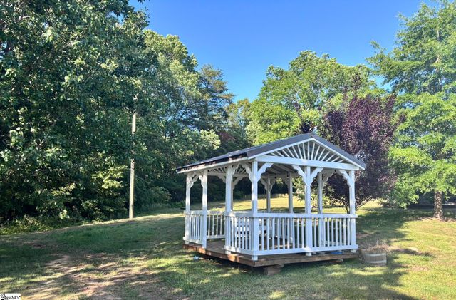 104 N Tiger Court, Travelers Rest, SC 29690