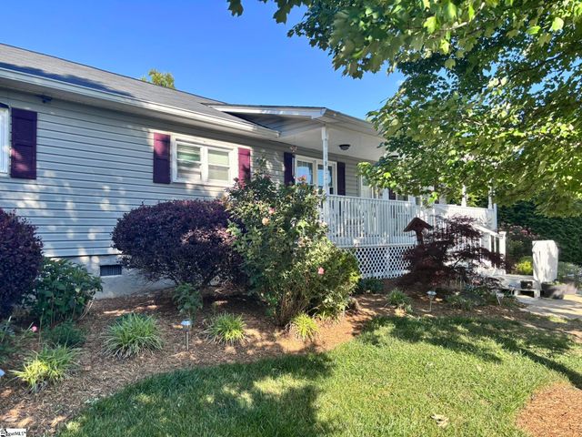 104 N Tiger Court, Travelers Rest, SC 29690