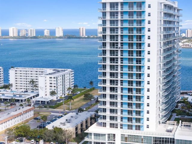 220 Lake Shore Drive 1523, Lake Park, FL 33403