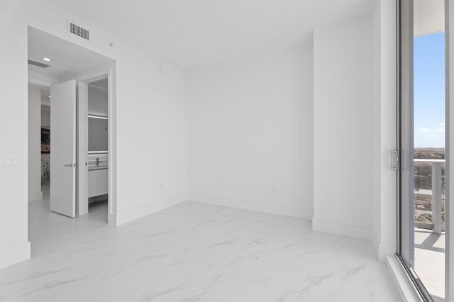 220 Lake Shore Drive 1523, Lake Park, FL 33403