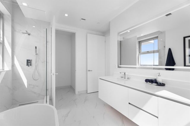 220 Lake Shore Drive 1523, Lake Park, FL 33403