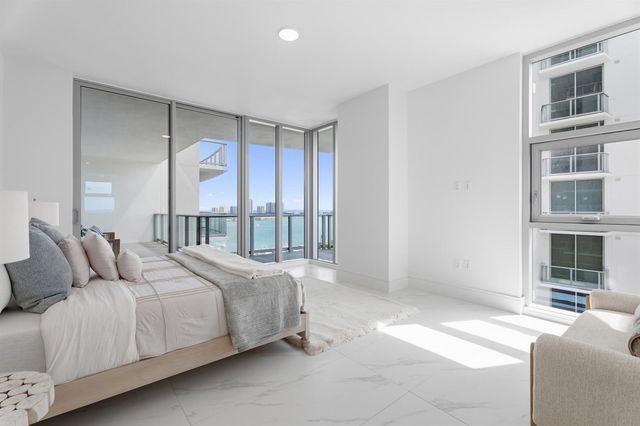 220 Lake Shore Drive 1523, Lake Park, FL 33403